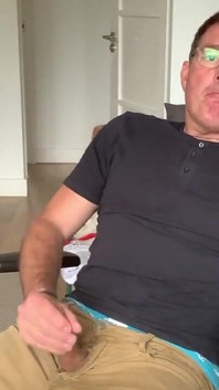 Mam swoją fryzurę, och, i mam intensywną sesję masturbacji.