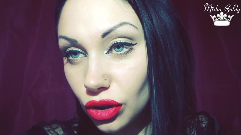 Goddess Misha Goldy: Rose lipstick is your weak spot