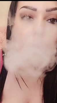 Čím více vape kouřím do tvého obličeje, tím slabošský dostaneš pro mě