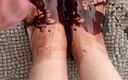 Foot fetish fashion: Massaggio ai piedi con cioccolato, parte 2/2