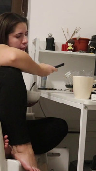 beim essen auf meinem schreibtisch