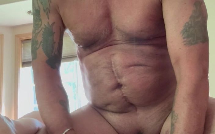 Bonewizzard69: Pareja madura masturbación mutua en la habitación delantera con ventana...