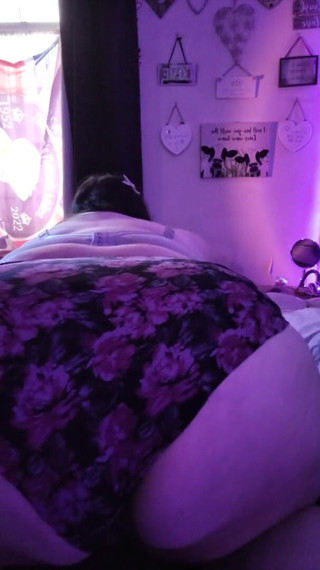 SSBBWLadyBrads: 이 엉덩이를 흔들자