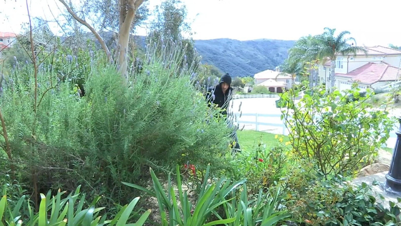 EroticPlanet XXX: Гаряча красуня жорстко катається на масивному великому чорному члені