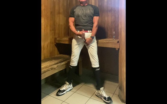 JockDad87: Jacked baseball player Jockdad87 Krawędzie w saunie ponownie