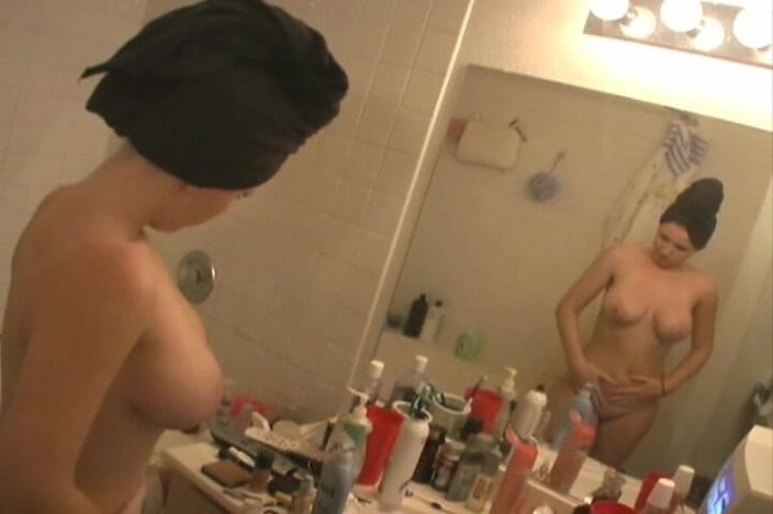 Porn Nerd Network: The porn nerd: passion: merokok, bercukur &amp; mandi