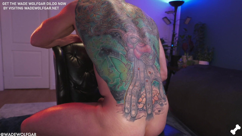 Wade Wolfgar: Smashing My Hole with Big Dildos