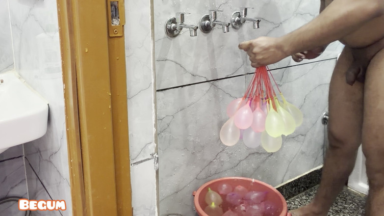 Rukshaar Begum: 후 홀리 축제 청소 색상과 바비의 정액