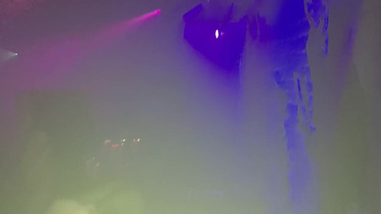 Glamour: I Suck a Guy Cock in Club Public Toilet and...