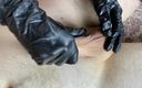 Gloria Gimson: Подруга в чорних нейлонових рукавичках робить дрочку руками та дрочку ногами в чорних панчохах
