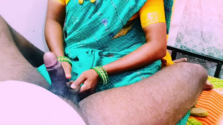 Telugu honey lips: Beautiful Saree Desi House Maid Fucking House