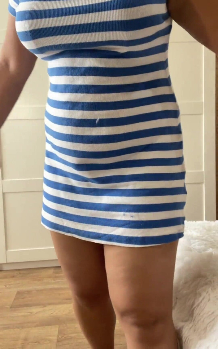 Lux Eva: Моя горячая мачеха показывает свои дыры для тебя