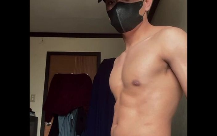 Bellingham Gay Muscle: Deux mecs asiatiques musclés baisent dans une chambre privée