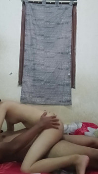 Gadis Hijab Dengan Guru Sukan