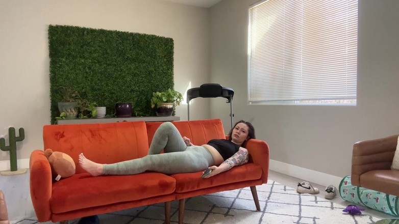 Lenna Lux: Suada academia sentando na cara em primeiro plano