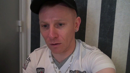 Gaybareback: Pornstar with tattoo fucking raw in the hotel