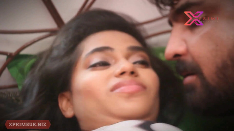 Indian Erotica: Pacarku lagi sendirian di rumah