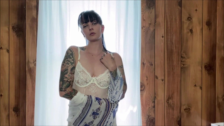 Miss Morticia: Nie nagie zaklęcie