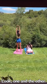 Två fitnessbrudar betalar för alla tjänster endast med sina fittor