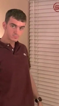 Drew Svalnatý navy Muž má 1. gay sex
