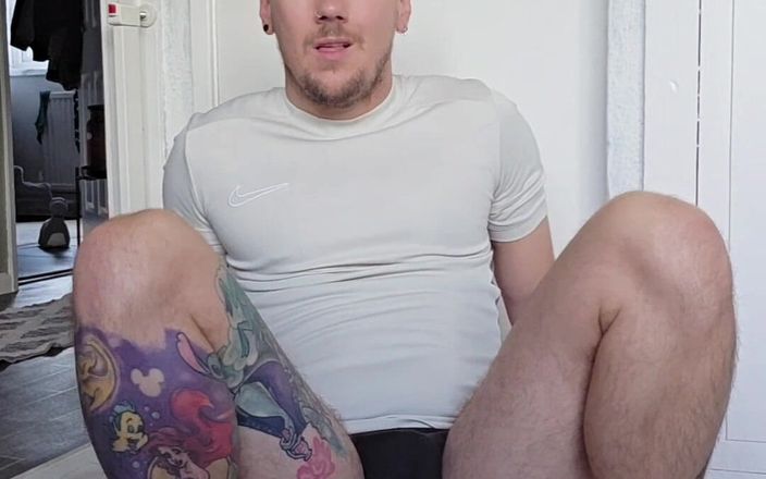 gaynaughtywelsh: Jízda na mém robertku raw
