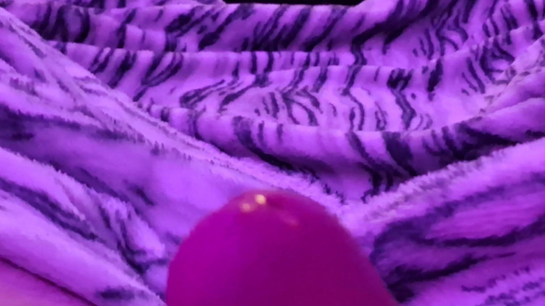 Pantygee: Horny in my purple outfit