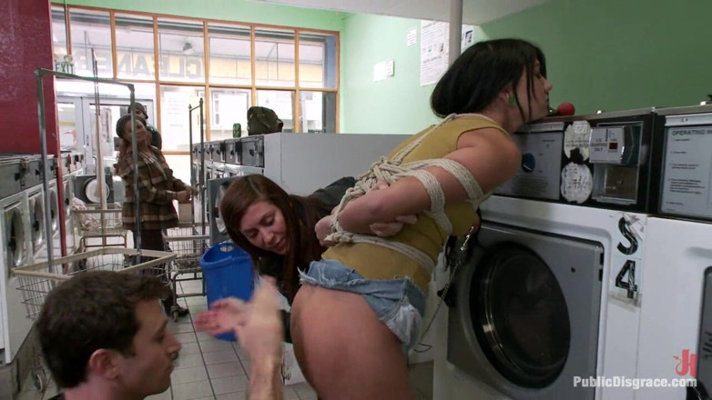 Public Disgrace by Kink: Sucia puta follada en la lavandería