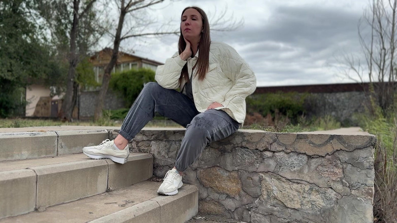 Hottie goddess: 吐き捨て、苦痛、咳、拷問、プレイ視点