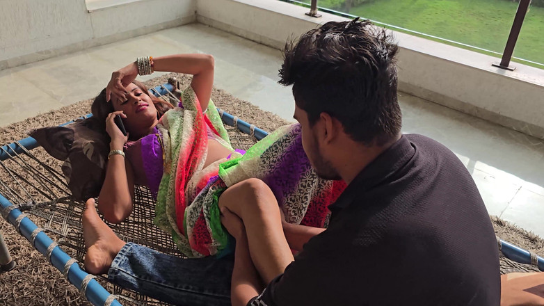 Madhu bhabhi 69: Indian Wife Cheating with Her Husband and Fuck with Massage...