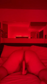 BBW MILF jeździ dildo