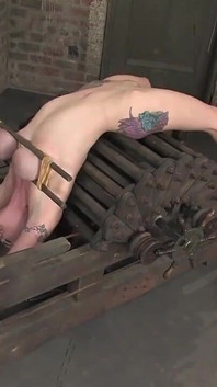 Berlín a její masivní prsa jsou zpět, skvělé prsa bondage a hardcore orgams