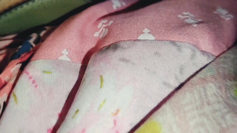 Your babygirl: Moje Nová Přítelkyně Mi Volá, Pojď Na Záchod