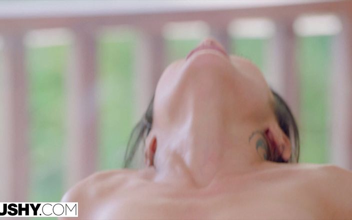 Tushy: Tushy - особистий тренер любить анал з азіатською дружиною