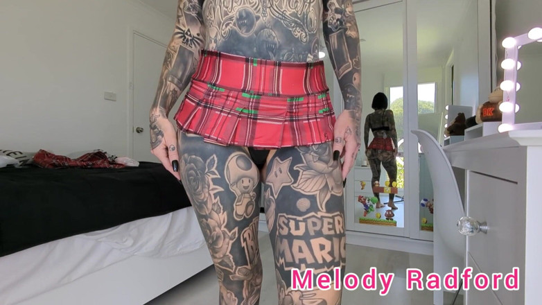 Melody Radford: Krótka czarno-czerwona bielizna spódniczka przymierzaj Haul Closeup Melody Radford