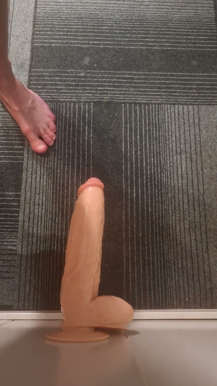 NoFace Twink X: Hot Twink Doggy Riding Xl 30cm Dildo 6cm Diameter Deep Anal Stretch