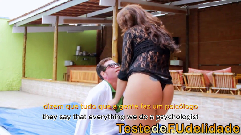 Teste de Fudelidade: Rzuciła pracę i poszła przelecieć się z gorącą brunetką