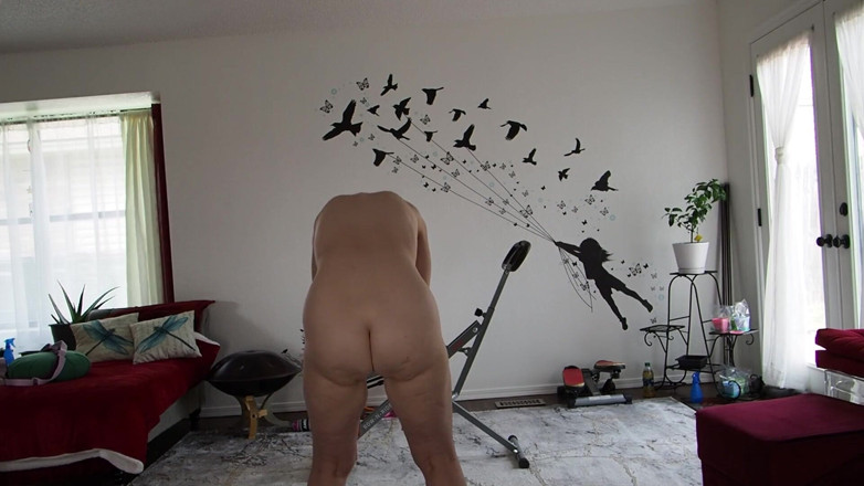 Aurora Willows: naked milf, shaved, large labia, hand licking