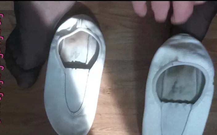 Carmen_Nylonjunge: Fsh and Gym Shoes