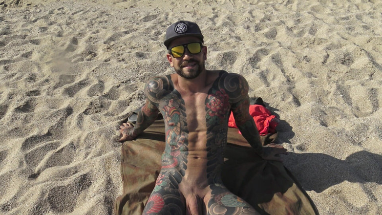 Juan Lucho: ทางตูดไปยังสาวสีผมบรูเน็ตจากชายหาด (สวยจากดวงอาทิตย์)