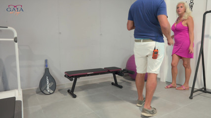 Gaia On Top: 364 amında sarkan pantolon işeme çiş ağzına sidik