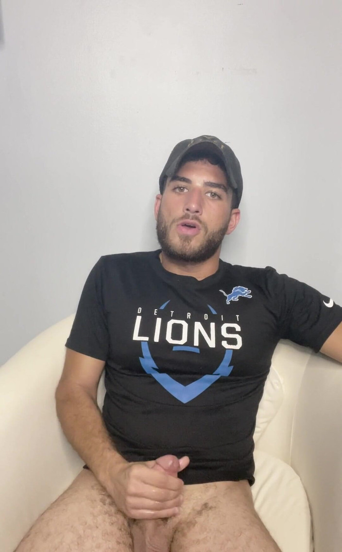 Christian Styles: Aku lagi asik ngocok kontl hari ini