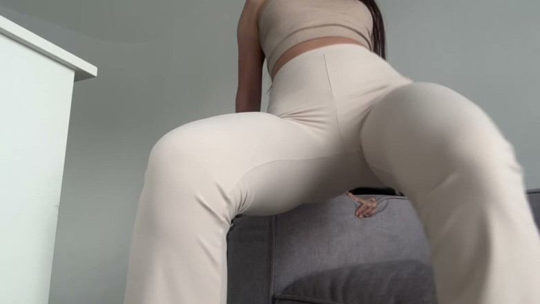 Skinny_lady69: Giantess Women Gymnactic Legs