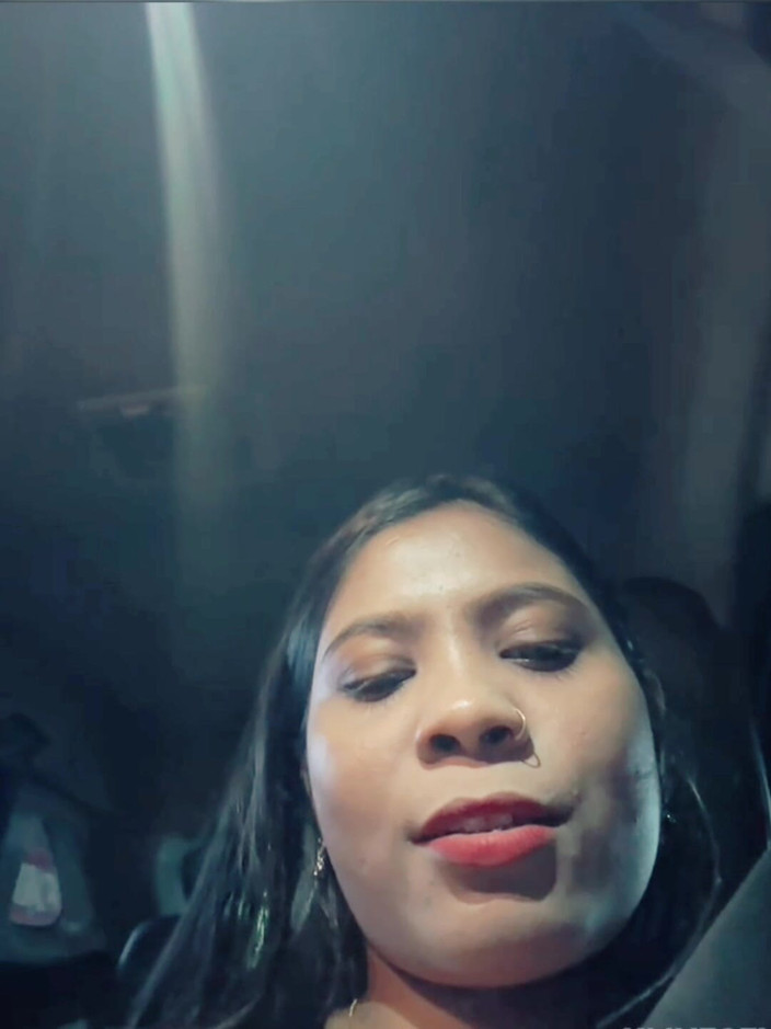 Nisha bhabhi ki chudai: Mostre peitos grandes no carro quando vou dirigir.