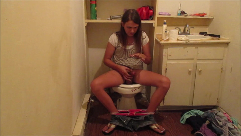 Sadee Rain: Tranny Sadee caught on bathroom cam making herself cum