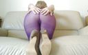 Raven Big Ass: Dicker arsch in violetten leggings: anstachelung zum abspritzen