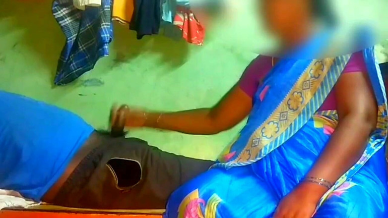 Desi Sathiya: Indisk hemmafru moster avsugning