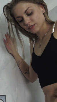 Chicas mocosas se divierten con la esclava Smirni