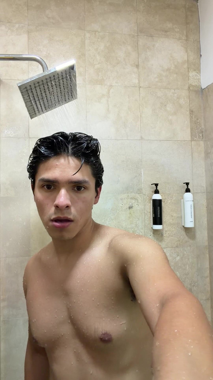 joanraay: Flexing My Muscles in the Showers