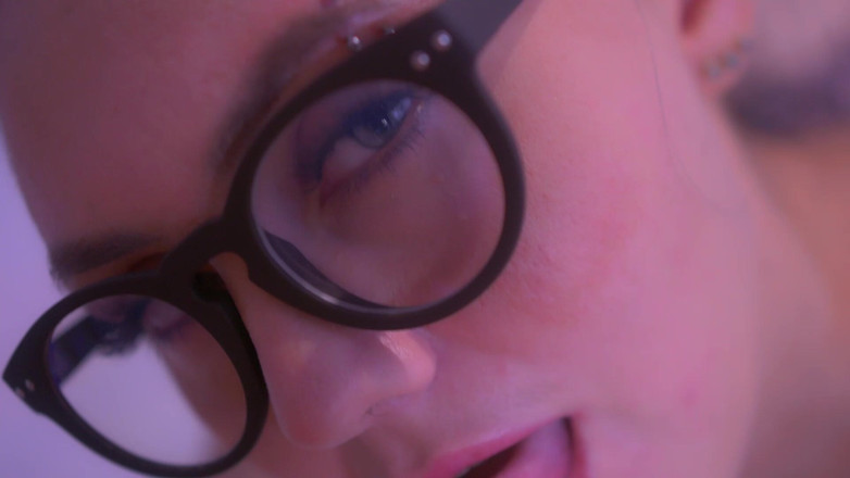 Alexa and Alex Moore: Senhora faz boquete no homem