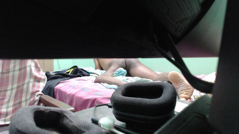 brazelboy1988: Hide Cam on Bed